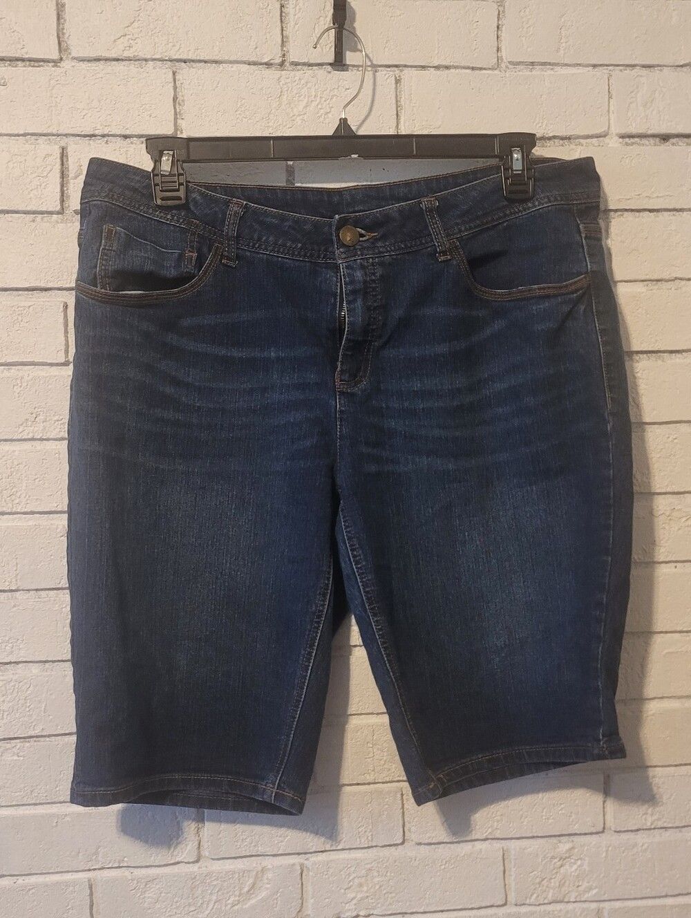 Faded Glory Women's Denim Bermuda Shorts Size 18 Dark Wash Stretch Comfort